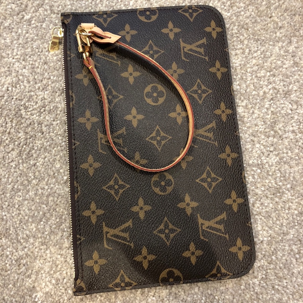 Louis Vuitton Neverful Wristlet